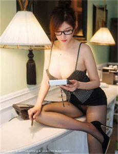 《电影不是冤家不聚头-femdom女王坐脸》