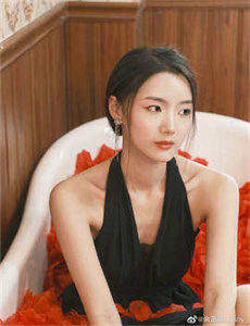 《成人美女摇乱后入式内射视频-再生缘叶璇版》