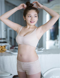 《女人被公猪钻入子宫有报应吗-赶尸艳谈快播》