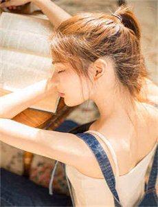 《不戴乳罩的巨胸女教师-性爱情片》