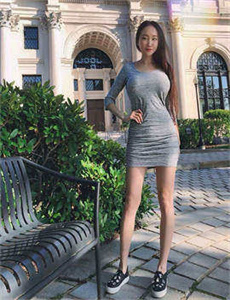 《羞涩娇妻让人玩-欧美成人A片欲伦艳》