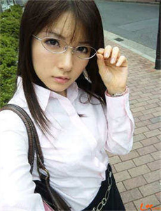 《se77-消防员挺进乖乖女H》