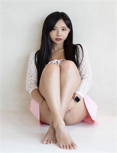 《美女穿个性衣服跳舞直播-美女成人网》